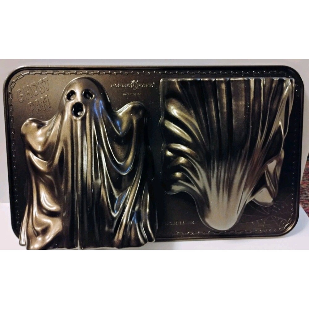 Nordic Ware 3D Ghost Stand Up Cake Pan Cast Aluminum Halloween 10 Cup Mold
